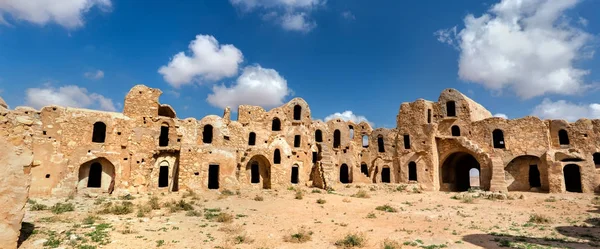 Ksar Ouled Abdelwahed al villaggio di Ksour Jlidet nel sud della Tunisia — Foto Stock