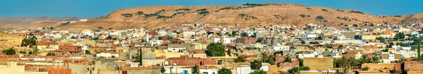 Panorama di Tataouine, una città nel sud della Tunisia — Foto Stock