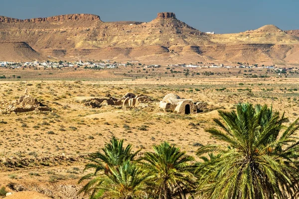 Typische tunesische Landschaft bei ksar el ferech in der Nähe von tataouine — Stockfoto