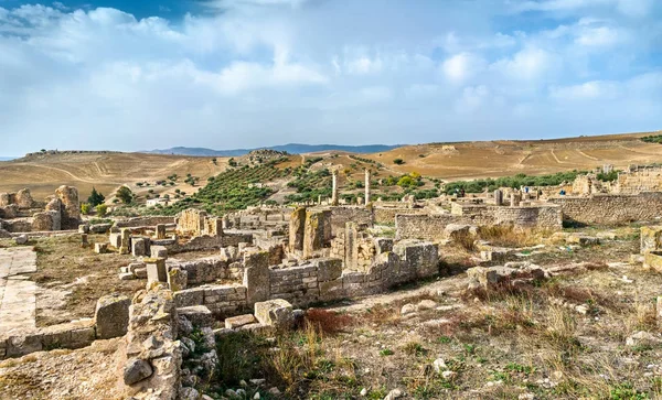 Vista de Dougga, uma antiga cidade romana na Tunísia — Fotografia de Stock