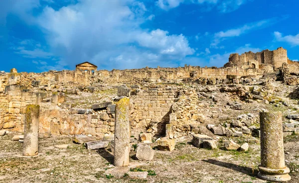 Blick auf Dougga, eine antike römische Stadt in Tunesien — Stockfoto