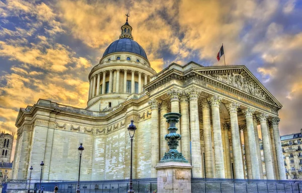 Pantheon i Paris, en sekulär mausoleum som innehåller resterna av framstående franska medborgare. — Stockfoto