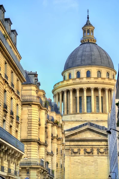 Пантеон в Париже, светский мавзолей, содержащий останки выдающихся французских граждан . — стоковое фото