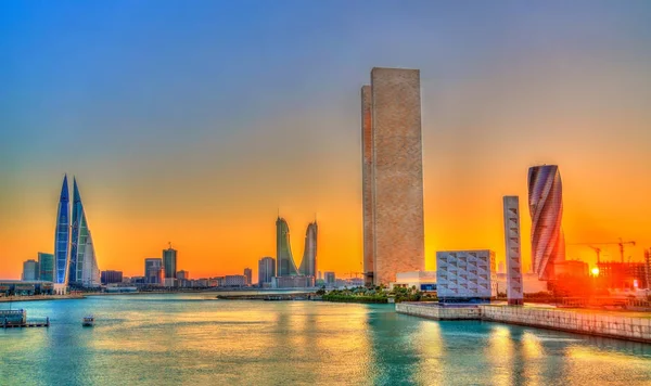 Panorama města Manáma při západu slunce. Království Bahrajn — Stock fotografie