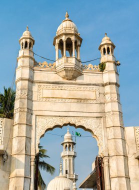 Hacı Ali Dargah, bir ada Türbesi ve hac sitesi Mumbai, Hindistan
