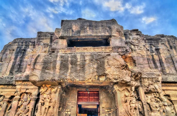 El templo Kailasa, cueva 16 en el complejo Ellora. Patrimonio de la Humanidad por la UNESCO en Maharashtra, India —  Fotos de Stock