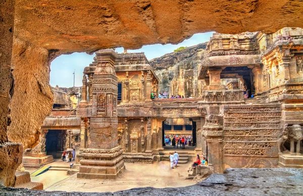 El templo Kailasa, cueva 16 en el complejo Ellora. Patrimonio de la Humanidad por la UNESCO en Maharashtra, India —  Fotos de Stock