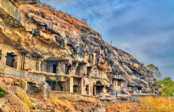 Vista de monumentos budistas en las cuevas de Ellora. Patrimonio de la Humanidad por la UNESCO en Maharashtra, India —  Fotos de Stock