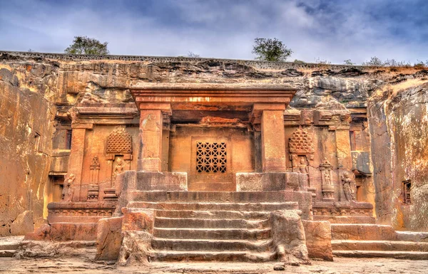 El templo hindú Dashavatara, cueva 15 en el Complejo de las Cuevas Ellora - India —  Fotos de Stock