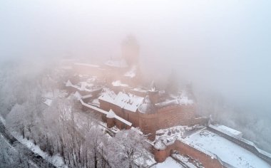 Görünümü, Chateau du Haut-Königsbourg sis. Alsace, Fransa
