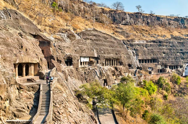 Vista de las cuevas de Ajanta. Patrimonio de la Humanidad por la UNESCO en Maharashtra, India —  Fotos de Stock