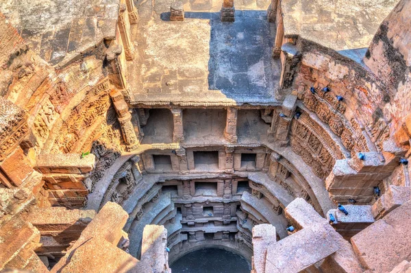 Rani ki vav, een ingewikkeld gebouwd stepwell in Patan - Gujarat, India — Stockfoto