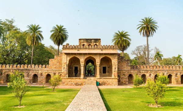 Entrance of Isa Khan Tomb in Delhi, India — Stock Photo, Image