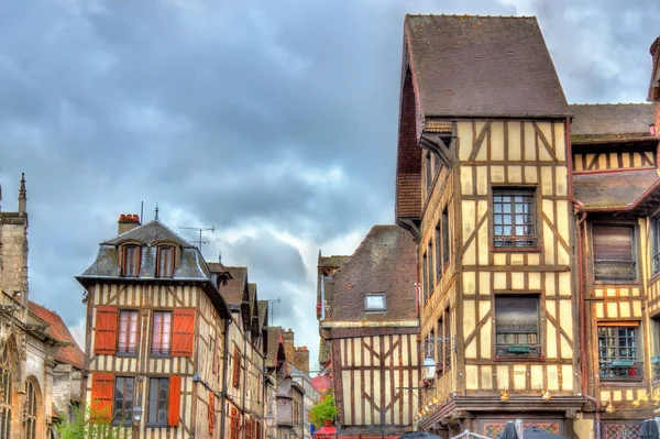 Casas tradicionais em Troyes, Francia — Fotografia de Stock