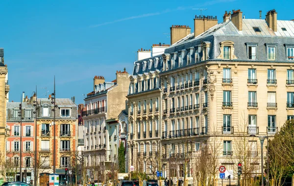 Typische Franse gebouwen in Vincennes stad in de buurt van Parijs — Stockfoto
