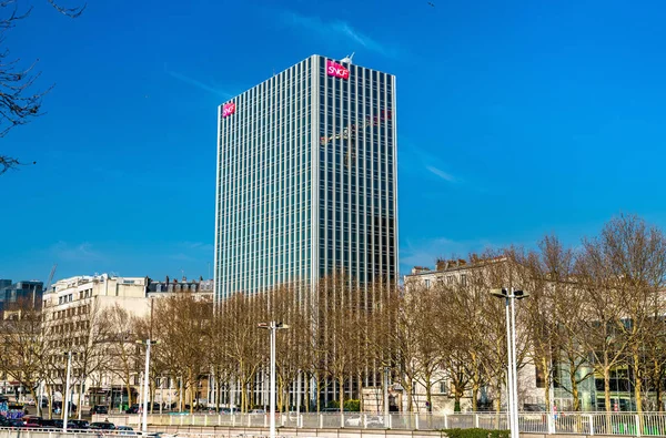 Traversiere Tower, Sncf högkvarter. Frances nationella statsägda järnvägsbolaget Sncf — Stockfoto