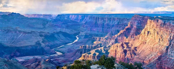 Udsigt over Colorado floden i Grand Canyon - Stock-foto