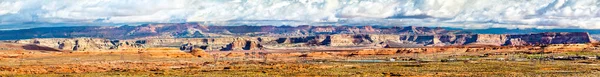 Панорама Глен-Каньона реки Колорадо в Аризоне, США — стоковое фото