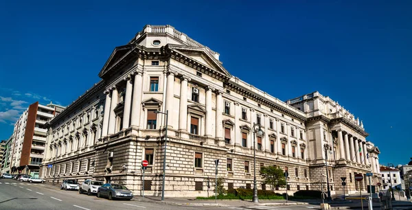 Edifici storici nel centro della città di Trieste — Foto Stock