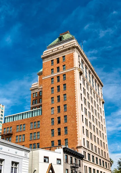 Edificio histórico en el centro de Sacramento, California — Foto de Stock