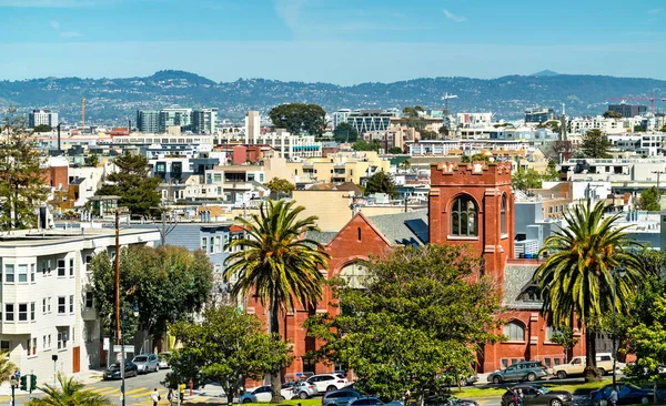 Escuela de Día Infantil en el Parque Dolores en San Francisco, California — Foto de Stock