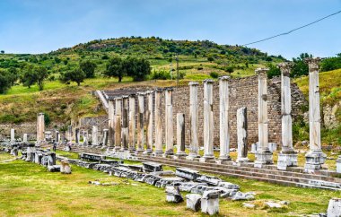 Türkiye 'de Pergamon' un Asclepieion Harabeleri