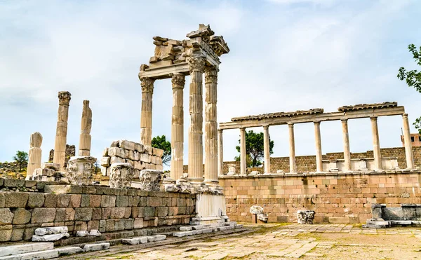 The Temple of Trajan in Pergamon, Turkey — Stock Photo, Image