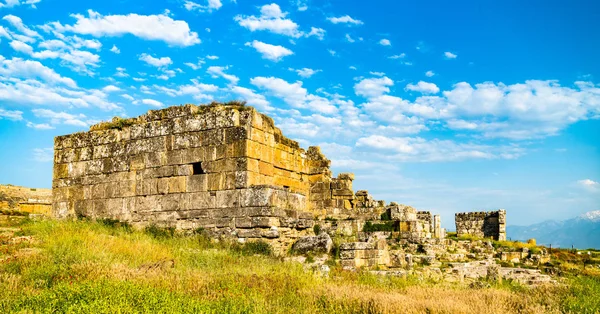 Antiche rovine a Hierapolis a Pamukkale, Turchia — Foto Stock