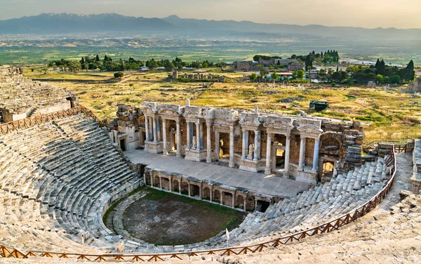 Roman amphitheatre at Hierapolis in Pamukkale, Turkey — Stock Photo, Image