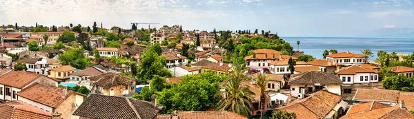 Panorama de Kaleici, a cidade velha de Antalya na Turquia — Fotografia de Stock
