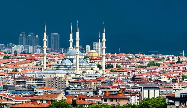 Näkymä Kocatepe moskeija Ankarassa, Turkki — kuvapankkivalokuva