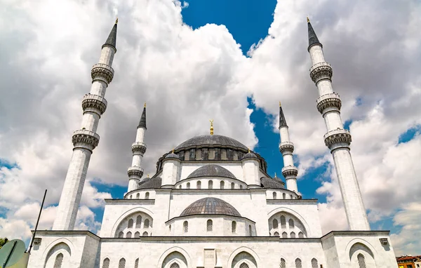 トルコのアンカラにあるMelike Hatun Mosque — ストック写真