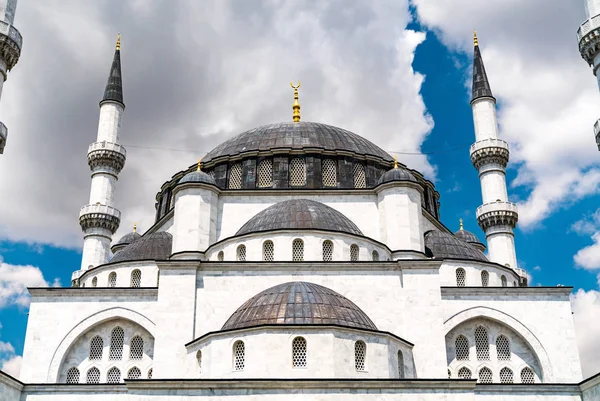 トルコのアンカラにあるMelike Hatun Mosque — ストック写真