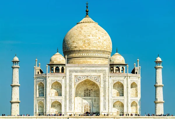 O Taj Mahal, o monumento mais famoso da Índia. Agra - Uttar Pradesh — Fotografia de Stock