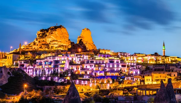 Gün batımında Uçhisar manzarası. Kapadokya, Türkiye — Stok fotoğraf