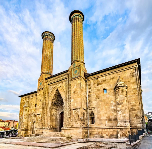 Madrasa Twin Minaret w Erzurum, Turcja — Zdjęcie stockowe