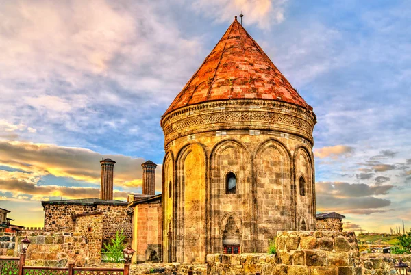 Twin Minaret Madrasa i Erzurum, Turkiet — Stockfoto