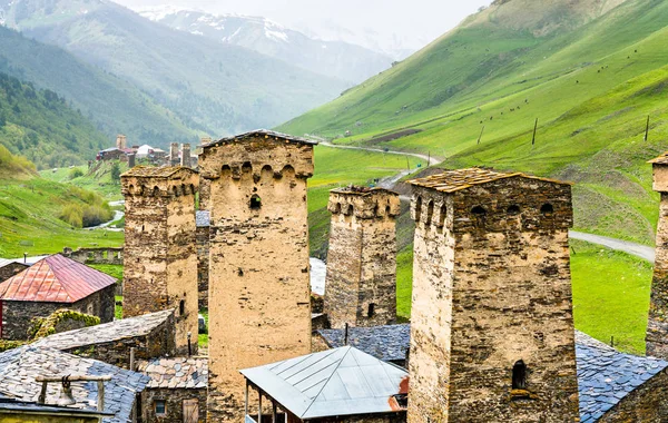 Πύργοι Svan στο χωριό Chazhashi - Upper Svaneti, Γεωργία — Φωτογραφία Αρχείου