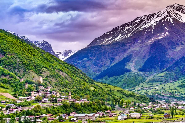 Τα βουνά του Καυκάσου στη Mestia - Upper Svaneti, Γεωργία — Φωτογραφία Αρχείου