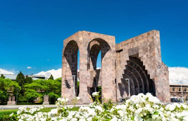 Etchmiadzin, Ermenistan 'da açık hava sunağı