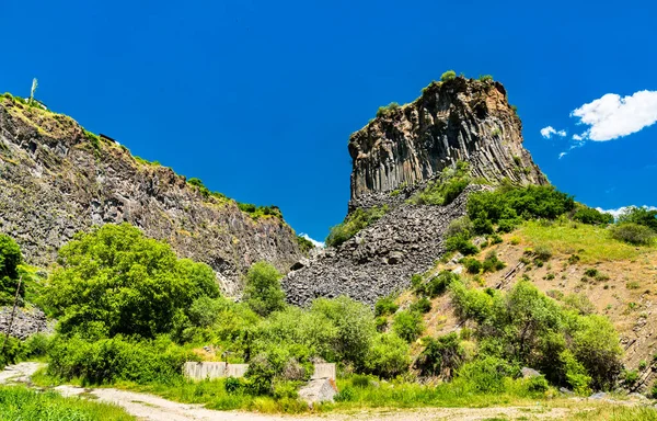 Formaciones de columna de basalto en el desfiladero de Garni, Armenia — Foto de Stock