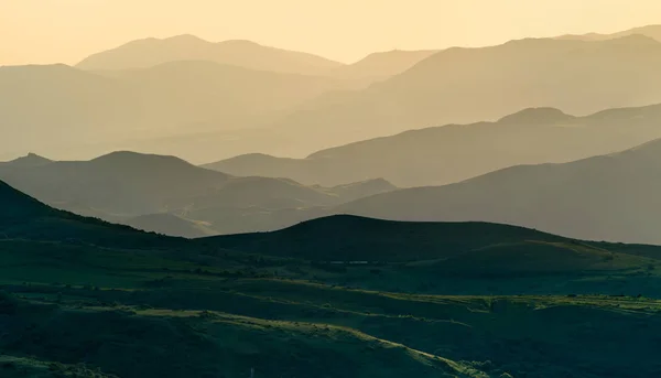 Paisaje del Cáucaso en el Paso Vorotan en Armenia — Foto de Stock