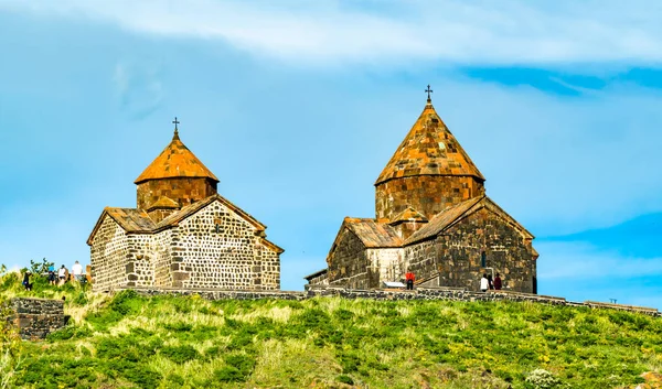 Севанаванкский монастырь на озере Севан в Армении — стоковое фото