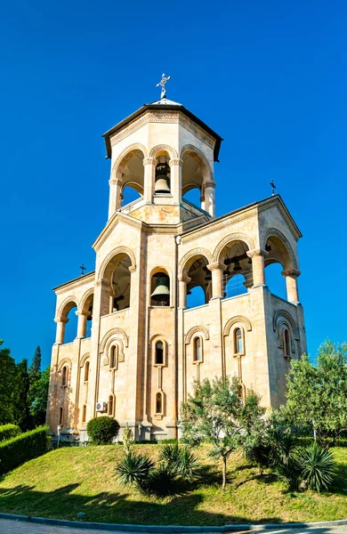 Den Heliga trefaldighetskyrkan i Tbilisi i Georgien — Stockfoto