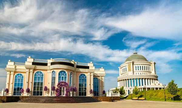 Huis van ontvangst van de regering van de Tsjetsjeense Republiek in Grozny, Rusland — Stockfoto