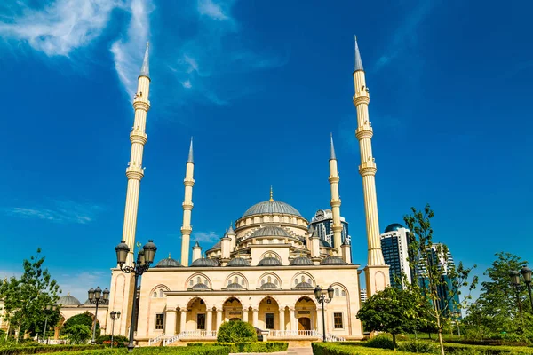 Το Τζαμί στην καρδιά της Τσετσενίας στο Γκρόζνι της Ρωσίας — Φωτογραφία Αρχείου