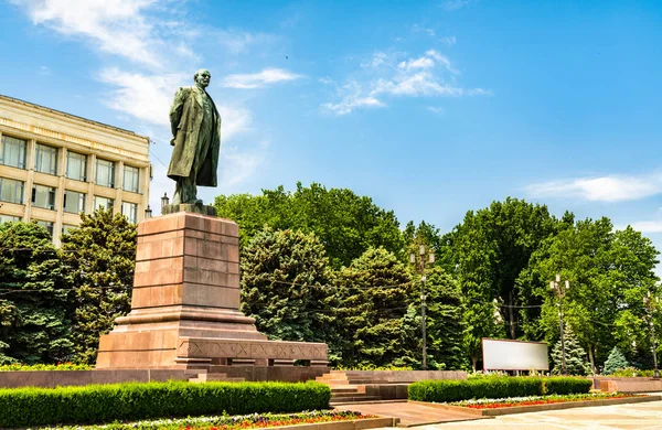 Monumentul lui Vladimir Lenin în Makhachkala, Rusia — Fotografie, imagine de stoc