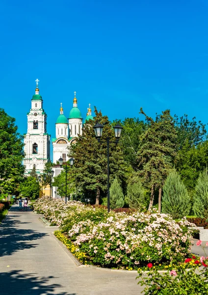 Ascension Cathedral and Bell Tower of the Kremlin in Astrakhan, Russia — Stok fotoğraf