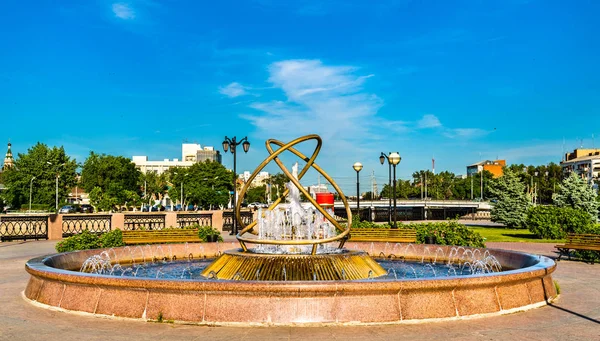 Fontana nel centro di Astrakhan, Russia — Foto Stock