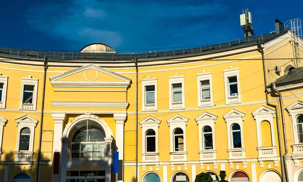 Historisch gebouw in het centrum van Astrakhan, Rusland — Stockfoto